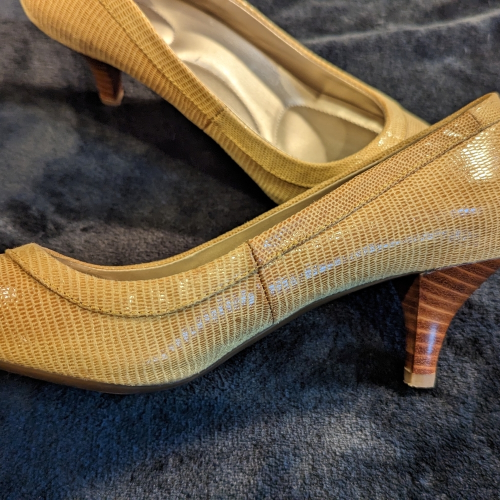 Yellow shoes